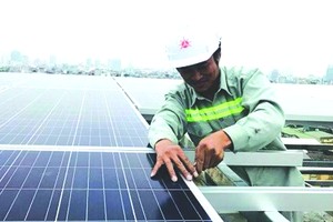 太陽能發電吸引許多企業投資。