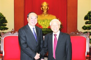 阮富仲總書記昨(5)日下午在黨中央辦事處接見了正在訪問我國並出席第十四次越中兩黨理論研討會的中國共產黨中央政治局委員、黨中央書記處書記、中央宣傳部長、中國共產黨代表團團長黃坤明。