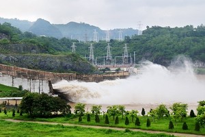 和平與山羅水電站今日排洪