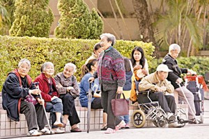 香港老人雖然長壽，但也要面對不少壓力。