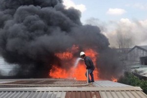 昨（3）日下午，在福門縣二春工業區內的3間廠房發生火警。