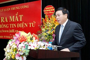 黨中央書記、中央理論委員會主任阮春勝在會上致詞。