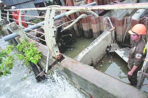 本市治水工程已暫停施工４個月。