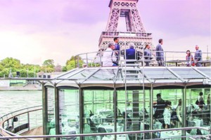 餐廳名為“塞納杜卡斯”(Ducasse sur Seine)。