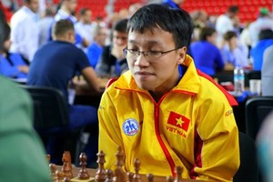 越南棋手阮玉長山參加比賽。