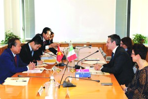 張和平副總理與塞巴斯蒂亞諾閣下舉行會談。