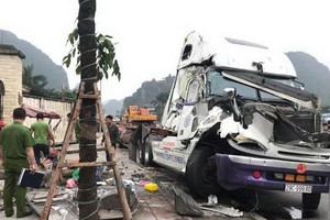 肇事集裝箱車致１人死亡