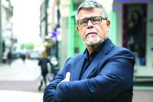 荷蘭一名69歲的男子埃米爾拉泰爾班德