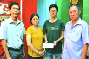 獲悉家境清貧的本市華人大學生馮福龍於上月25日因受9號颱風影響而被雨水沖到河涌身亡的悲痛事跡後，馮氏宗祠理監事會立即聯繫其家屬，並於昨（30）日上午向其家屬捐贈1500萬元以表關愛。