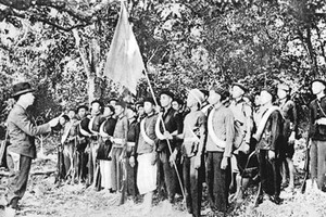 越南解放軍宣傳隊於1944年12月22日在原平縣的森林中舉行成立儀式。