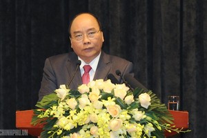 政府總理阮春福出席會議。