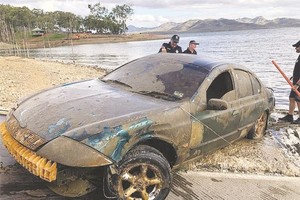 車輛在水浸泡 10 年　打撈後形狀出奇完好