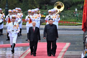 黨中央總書記、國家主席阮富仲主持歡迎儀式。