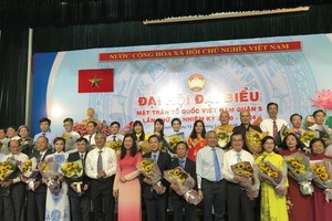 第五郡選出新屆越南祖國陣線委員會執委