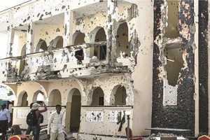 酒店損毀嚴重。