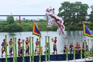 南獅水上梅花樁