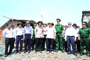 政府總理阮春福視察忠良-美順高速公路項目。