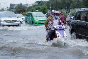 填高阮友景街半至 1.2 米旨在防止下陷和水淹（圖源：互聯網） 