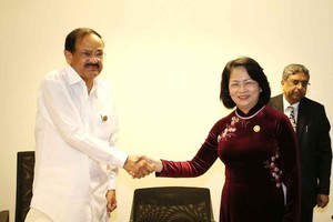 國家副主席鄧氏玉盛會見阿塞拜疆總統伊阿姆‧阿利耶夫。