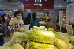 超市、商店裡的貨品充足。