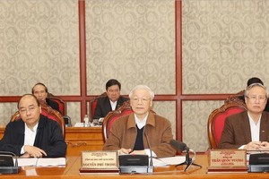 黨中央總書記、國家主席阮富仲主持會議。