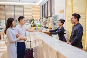 國內遊客在入住酒店房間前要瞭解各種防疫措施。