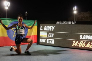 女子五千米、男子一萬米世界紀錄告破