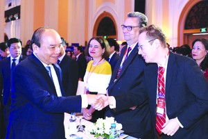 阮春福總理接見企業代表。