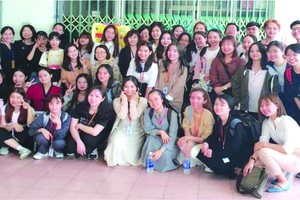 韓文翻譯比賽吸引本市多所大學的大學生參加。