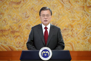 韓國總統文在寅就法務部對檢察總長尹錫悅的停職處分問題向國民致歉，並表示會尊重法院判決。 圖／歐新社資料照