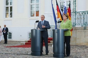 俄羅斯總統普京曾多次訪問德國，與德國總理默克爾就“北溪2號”天然氣管道項目等問題進行討論。 （新華社）