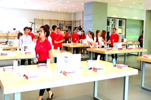 小米智能手機在越南市場的銷路日增。