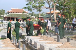 承天-順化省追悼與安葬 14 具烈士骸骨