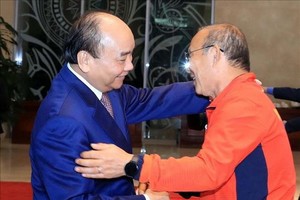 越南國家主席阮春福與主教練朴恒緒。