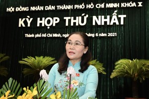 市人民議會主席阮氏麗