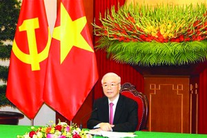 黨中央總書記阮富仲昨(24)日上午在黨中央辦事處與中共中央總書記、國家主席習近平通電話。