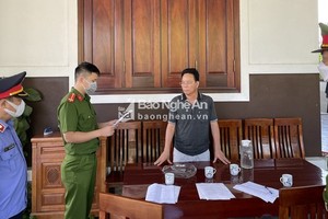 阮廷海(56歲，宜豐鄉原人委會主席)