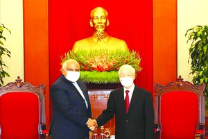 阮富仲總書記接見古巴大使