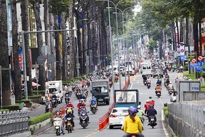 市交警力量告知，放寬社交隔離後，交通情況穩定，沒發生交通堵塞。