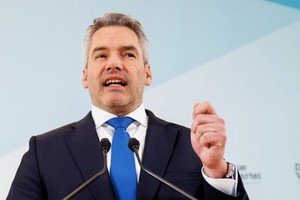 卡爾‧尼哈默閣下