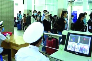 西寧沐牌口岸加強管理入境者。