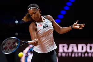 Naomi Osaka phải bảo vệ ngôi Nữ hoàng ở Stuttgart
