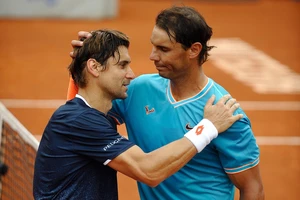 Nadal tạm biệt người bạn cũ Ferrer