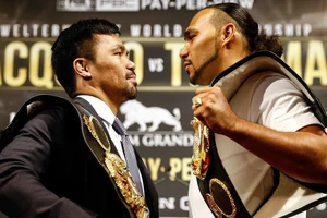 Thurman (phải) đối mặt Pacquiao