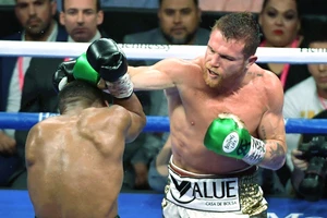 Canelo trở thành nhà vô địch nhượng quyền của WBC