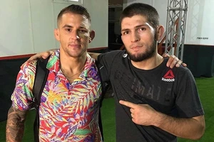 Khabib thể hiện sự tôn trọng dành cho Poirier