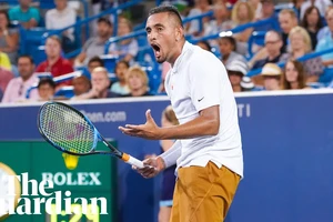 Kyrgios phản ứng trong trận thua Khachanov