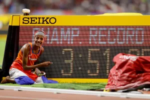 Sifan phá kỷ lục giải đấu ở cự ly chạy 1.500m