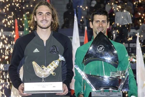 Sau khi trấn áp Tsitsipas, Djokovic đăng quang ở Dubai