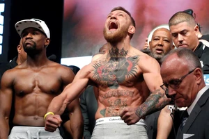 McGregor bay tận cung trăng khi được Mike Tyson ngợi khen